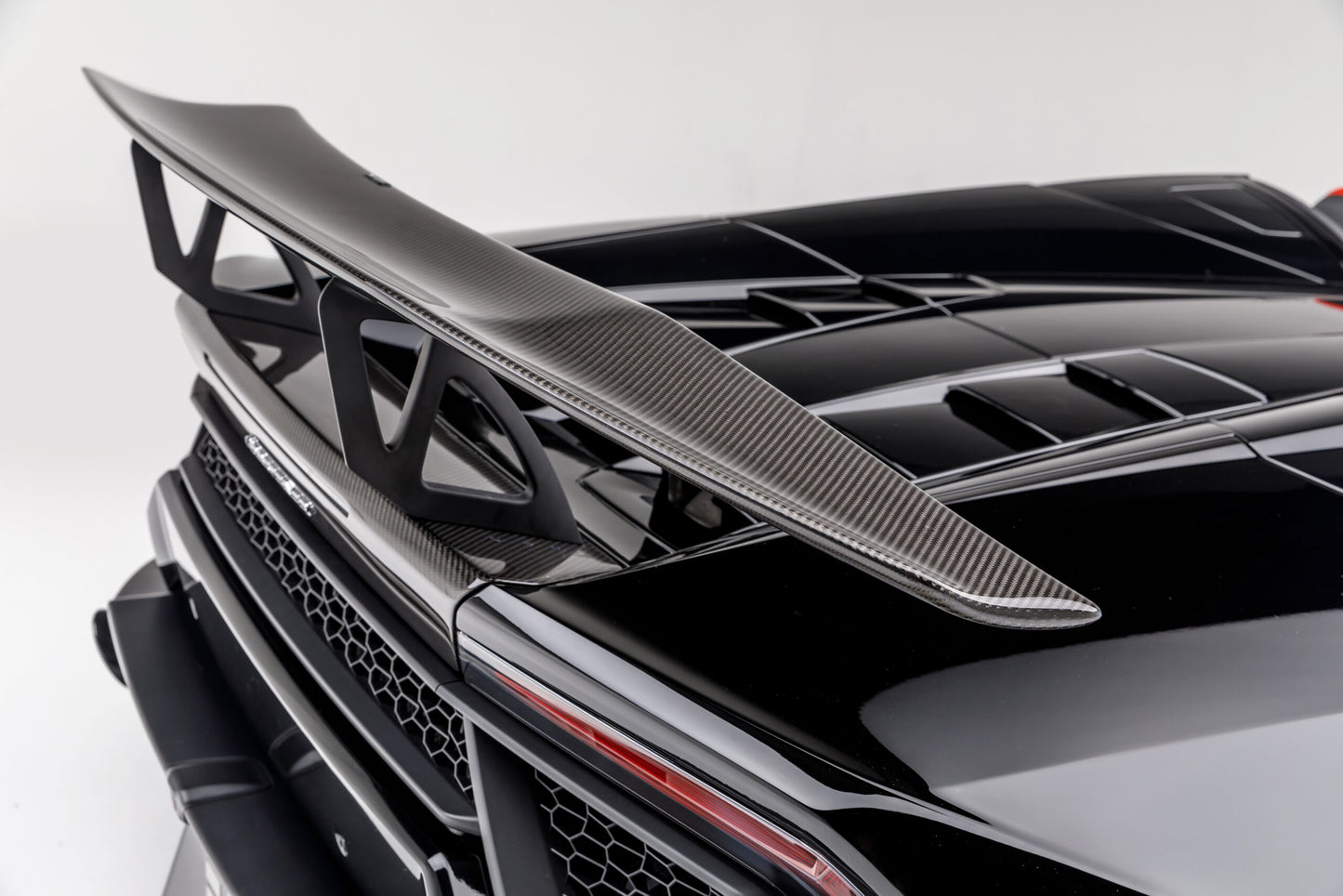VORSTEINER MONDIALE EDIZIONE CARBON FIBER AERO WING BLADE W/ ALUMINUM UPRIGHTS – LAMBORGHINI HURACAN