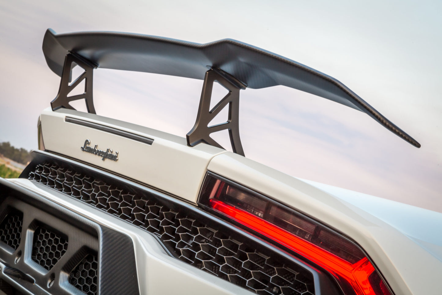 VORSTEINER NOVARA EDIZIONE CARBON FIBER WING BLADE W/ ALUMINUM UPRIGHTS – LAMBORGHINI HURACAN